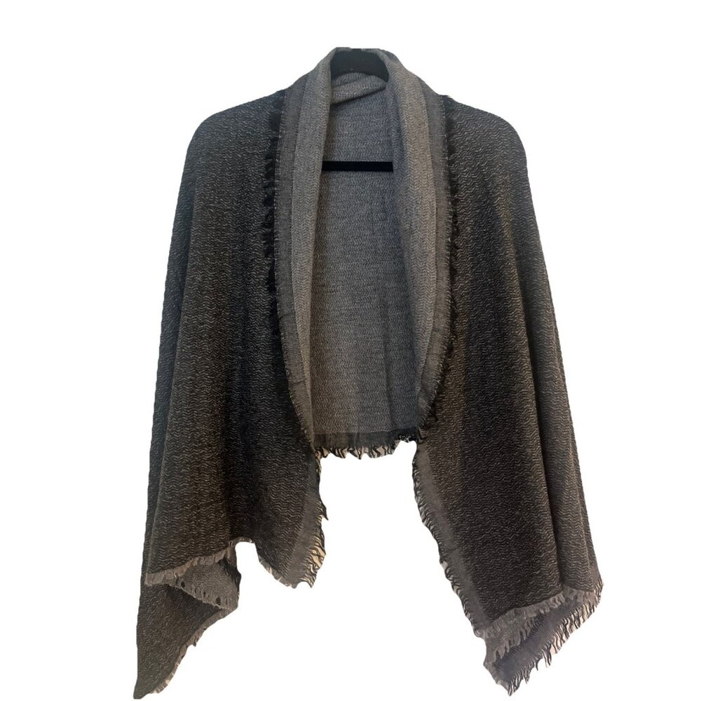 The Cashmere Collection Scarf Two Tone Gray Soft Luxurious 62x28” Short Fringe